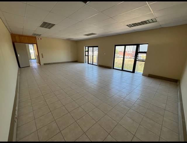 710M² WAREHOUSE TO LET IN LASER PARK